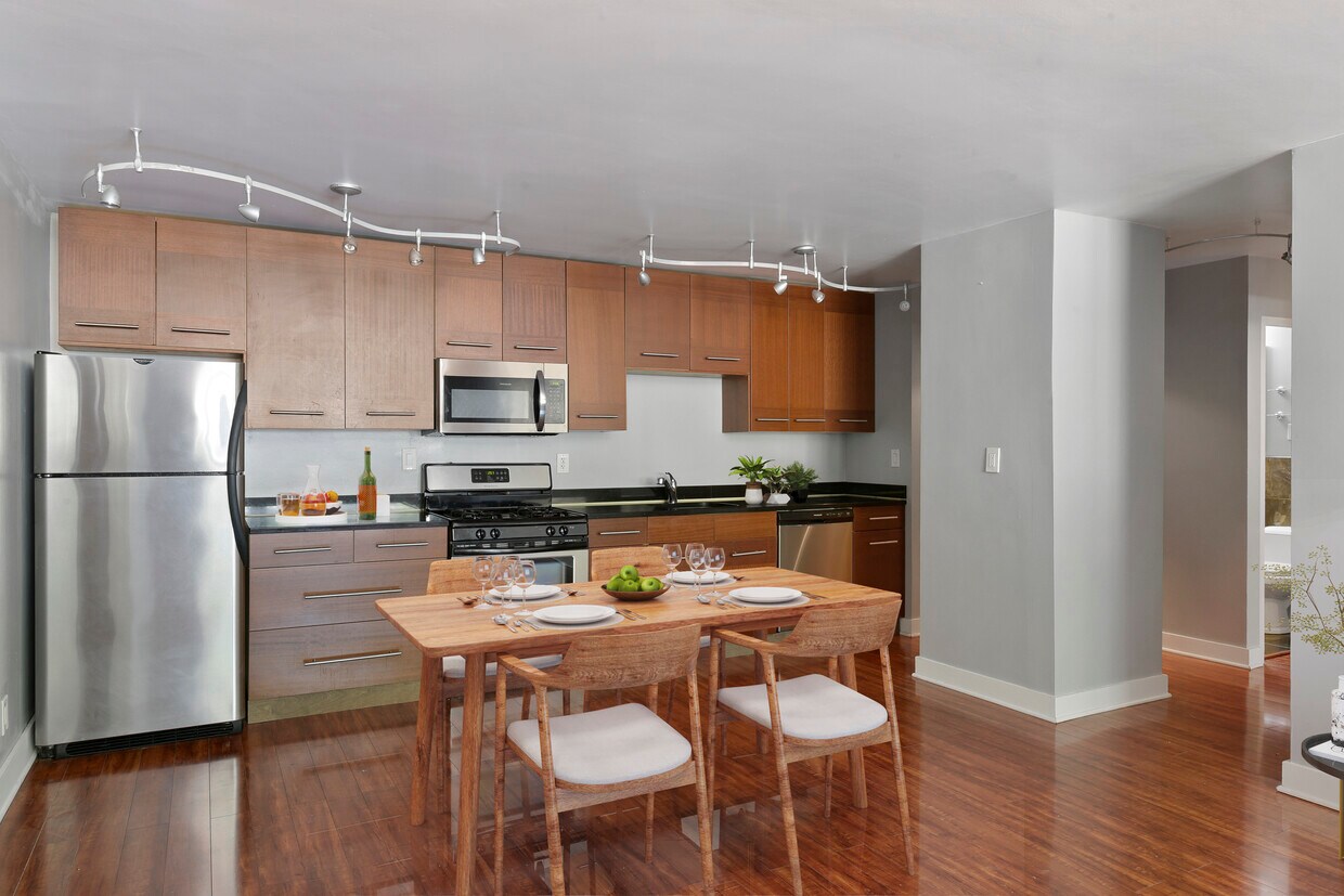 Foto principal - 2500 Blaisdell Ave