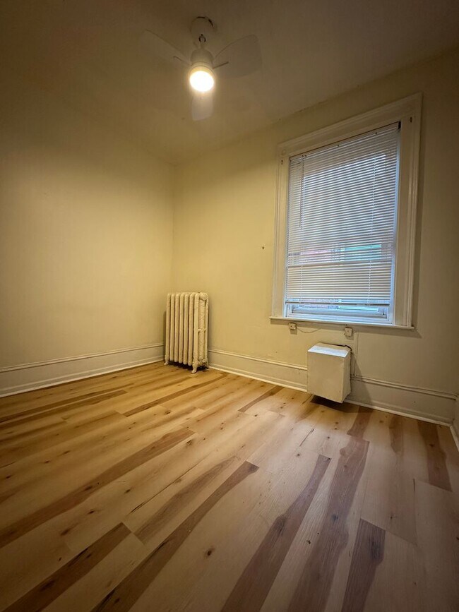 Foto del edificio - 1330 W Hunting Park Ave