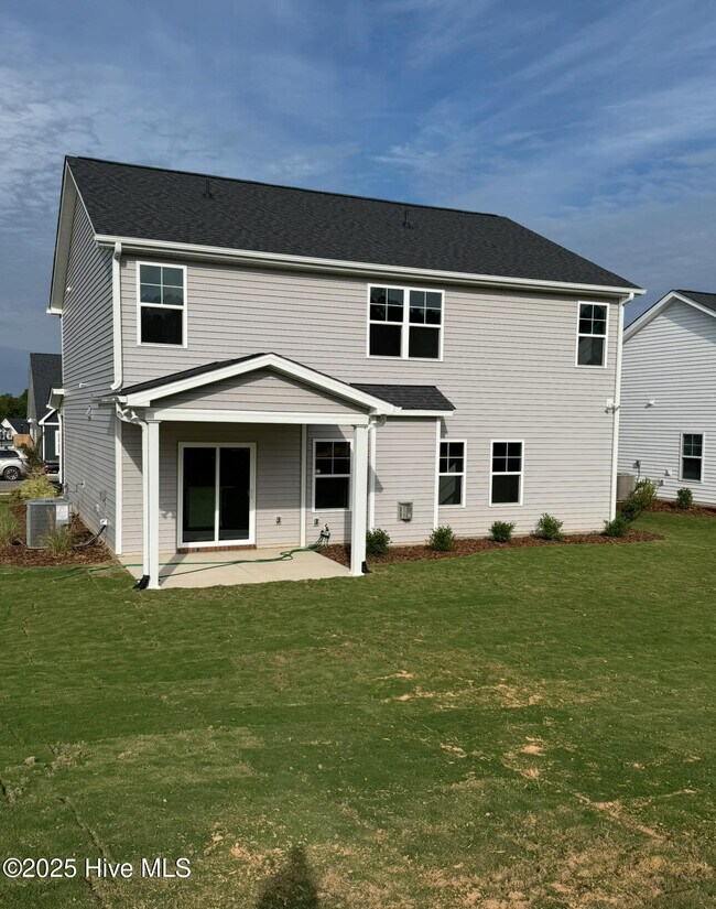 Building Photo - 500 Grassy Gap Trl