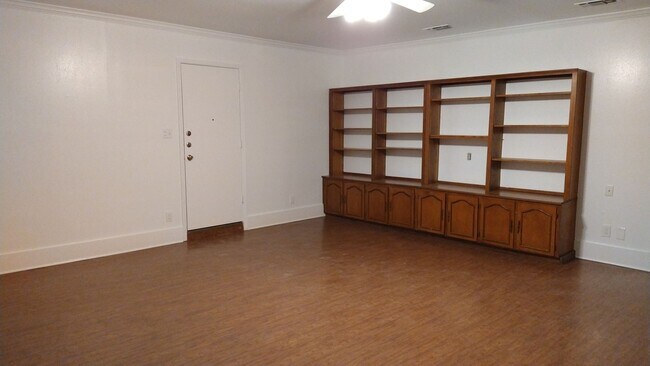 Foto del edificio - 7342 Shady Hollow Ln