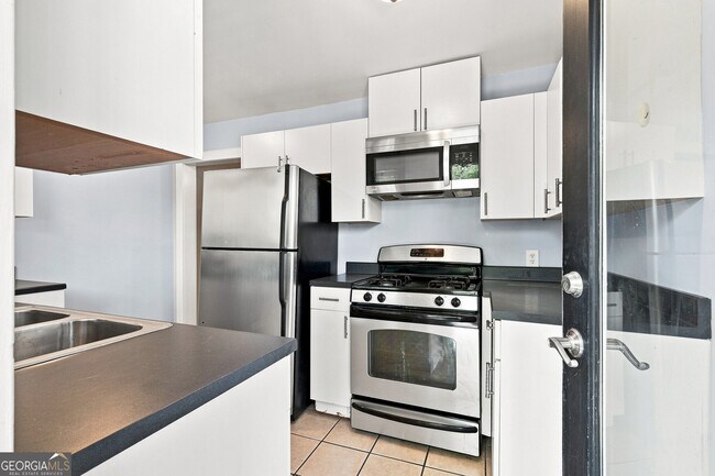 Foto del edificio - 1466 E Rock Springs Rd NE