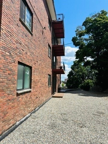 Foto del edificio - 215 Thomas E. Burgin Pkwy