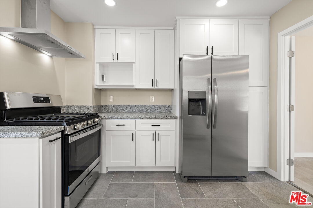 Foto principal - 717 W 75th St