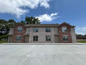 Building Photo - 903 Dr M.L.K. Jr Dr