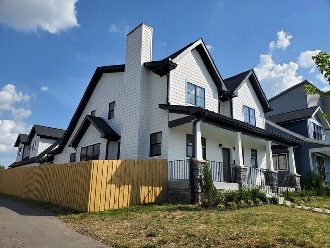 Excelente atractivo exterior. - 1021 Cheatham Pl