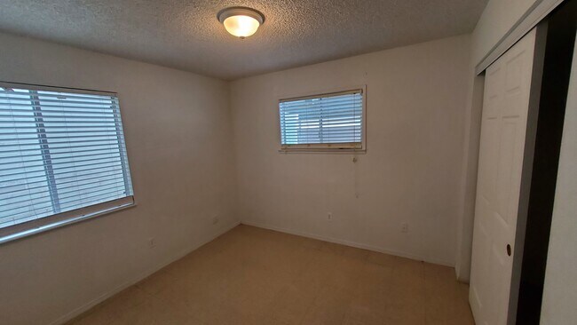 Building Photo - 1330 J St