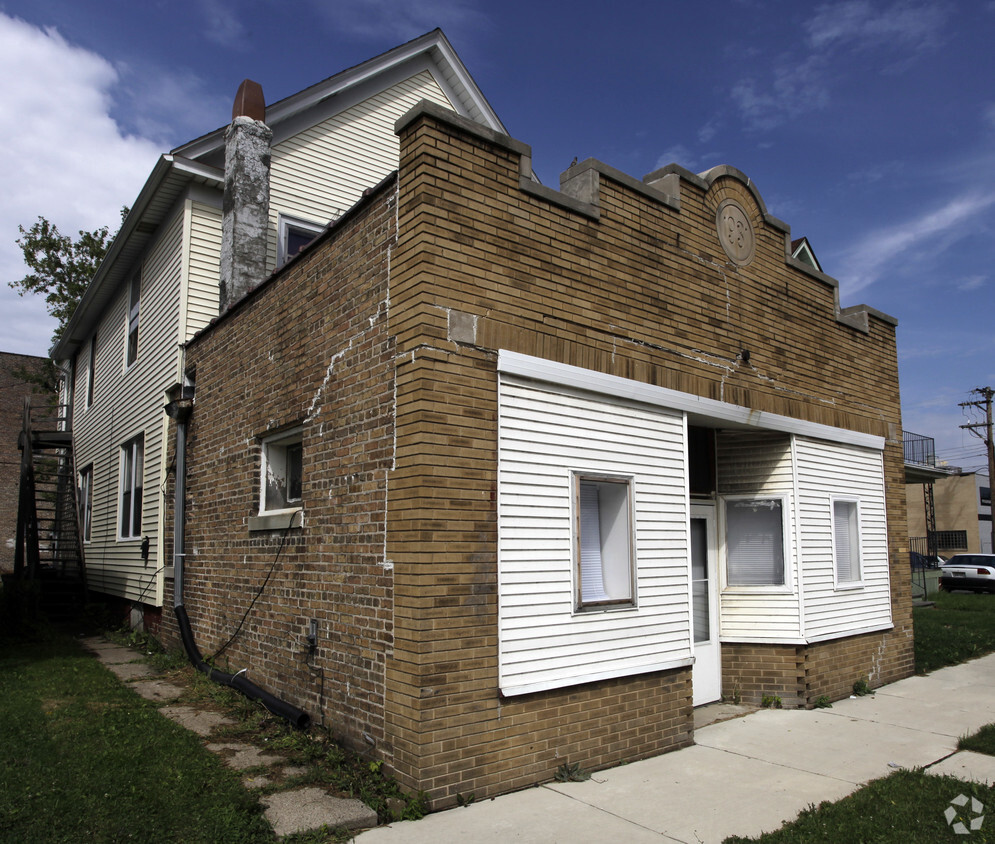 Primary Photo - 1808 Racine St
