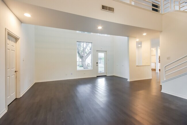 Building Photo - 10518 Moorcreek Dr