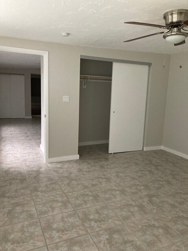 Foto del edificio - 5312 16th St W