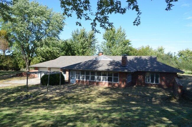 Foto del edificio - Beautiful Hobby Farm on 10 Acres!