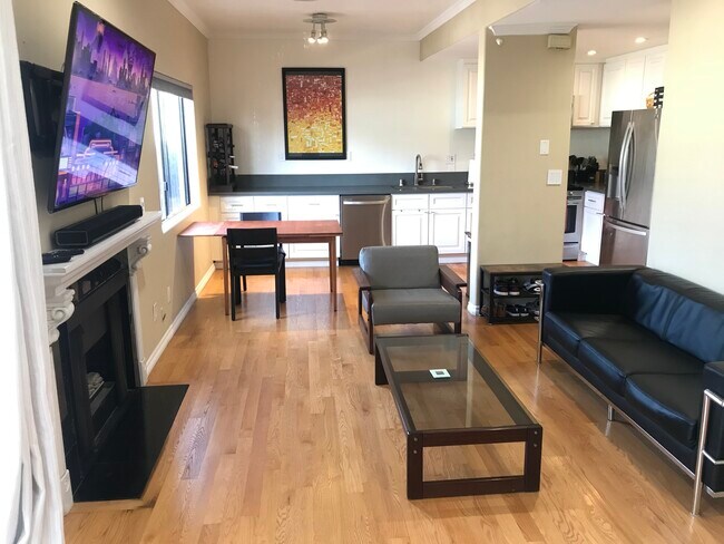 bright living room/great room - 1422 Hi Point St