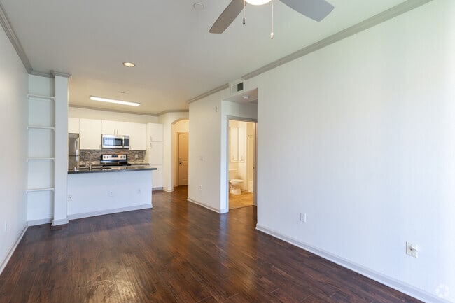 1BR, 1BA - Residence 1 Luxury - Park Central
