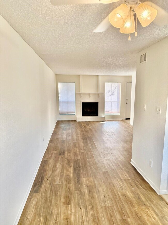 Foto del edificio - 1500 Bay Area Blvd