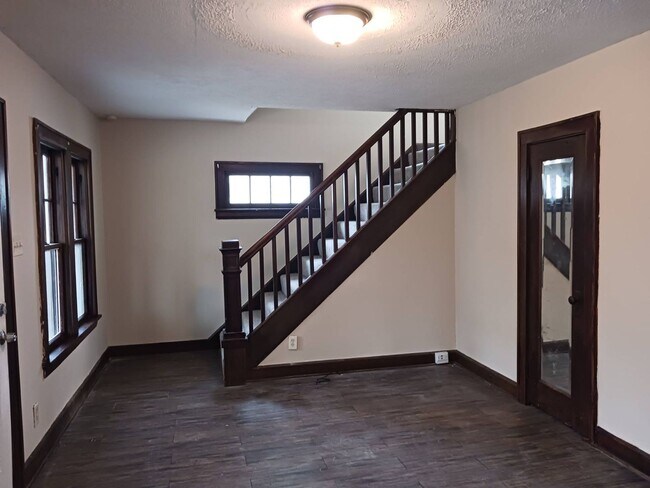 Building Photo - BELOW MARKET RENT!