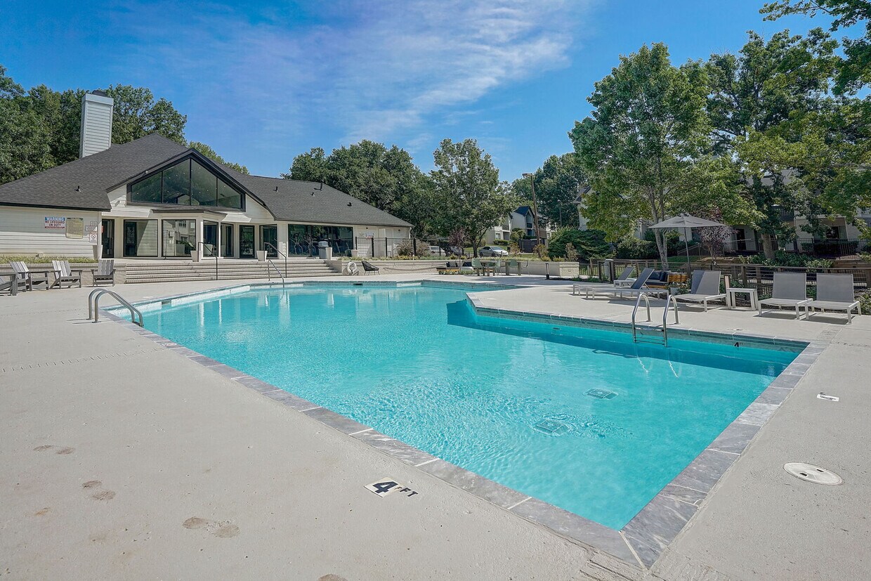 Brookside 17 Apartments in Matthews, NC