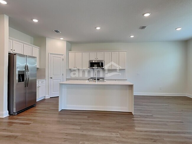 Building Photo - 5636 Oesterle Rd