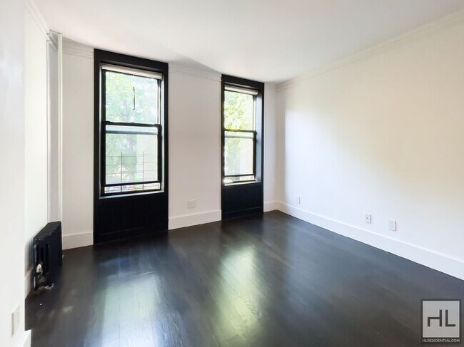 Building Photo - 3 PLACE / Carroll Gardens / Beautiful 2 Be...
