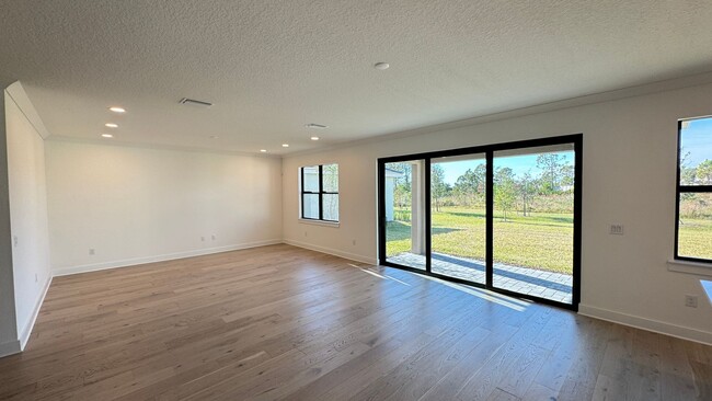 Foto del edificio - Unfurnished Annual Rental