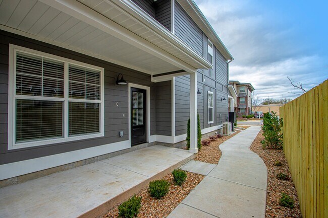 Building Photo - Argenta 1 Bed 1.5 Bath Luxury Energy Effic...