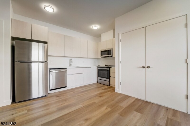 48 Chadwick St Unit 403, Paterson, NJ 07503 Apartment for Rent in