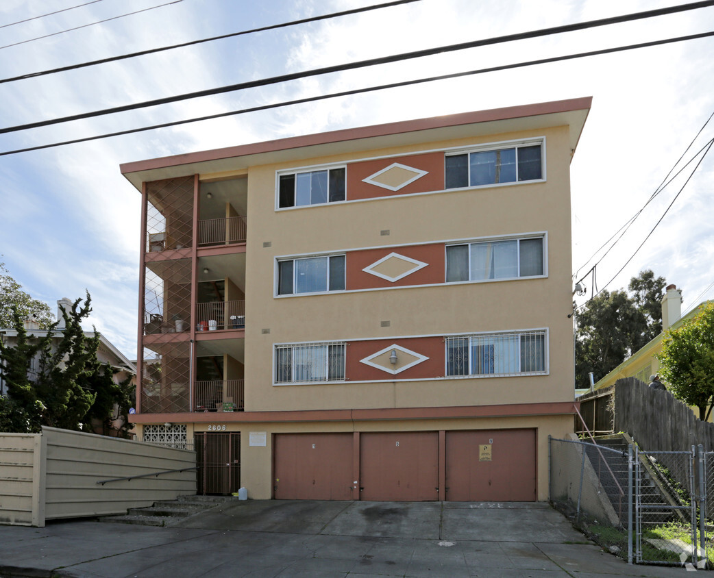 Building Photo - Palm View Apartments