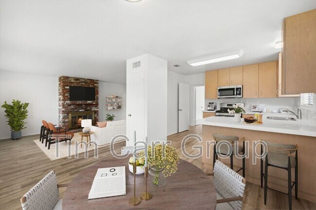 Foto del edificio - 375 Woodland Pl