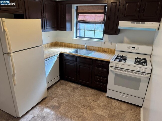 Building Photo - 252 Collignon Way