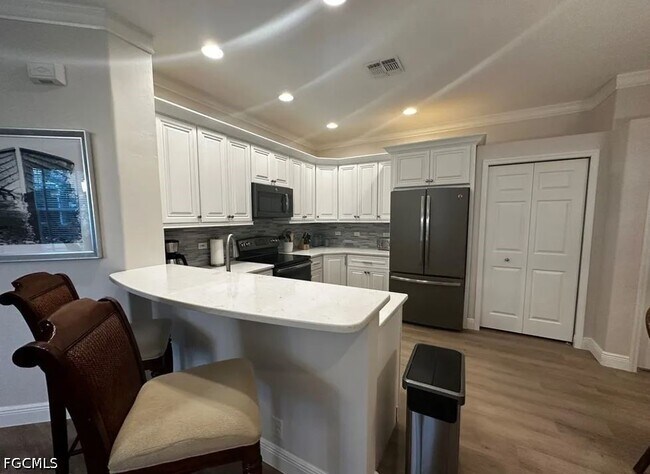 Foto del edificio - 8837 E Bay Cir