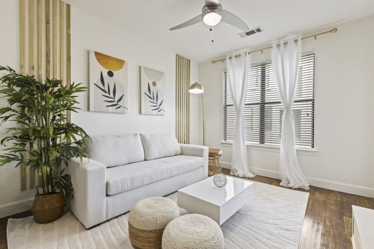 Foto principal - 5445 Town and Country Blvd