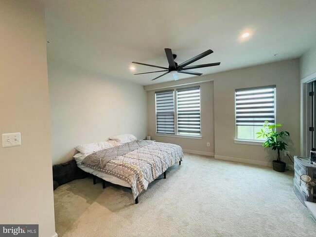 Foto del edificio - 24260 Thurso Sq