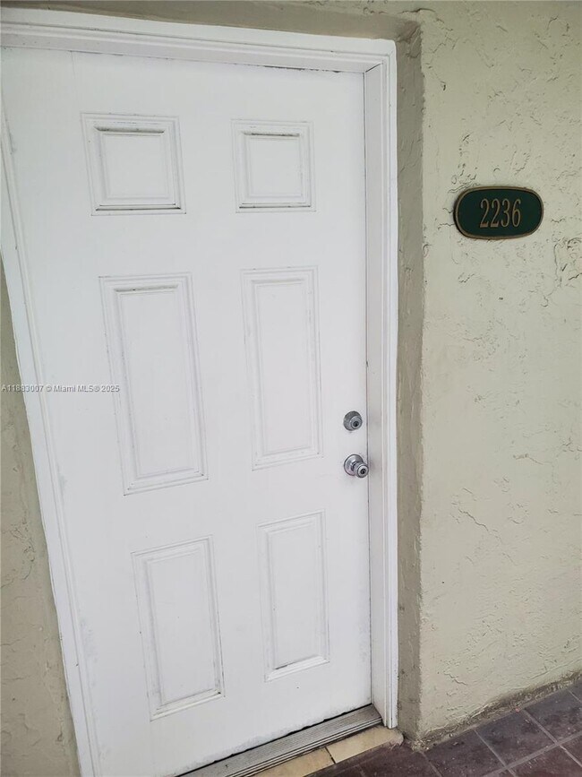 Foto del edificio - 10000 NW 80th Ct