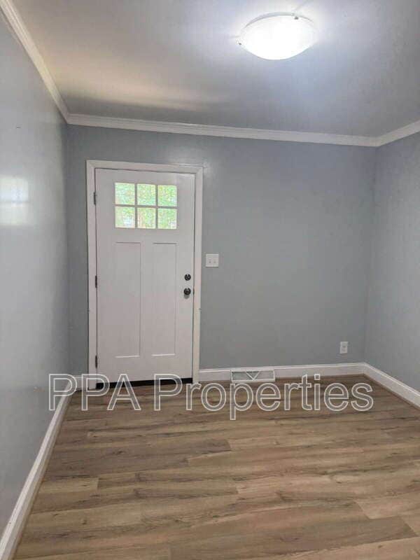 Photo - 2404 Francis St