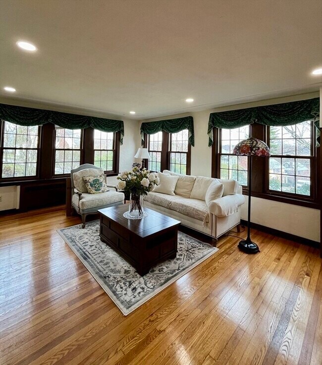 Foto del edificio - 99 Louise Rd