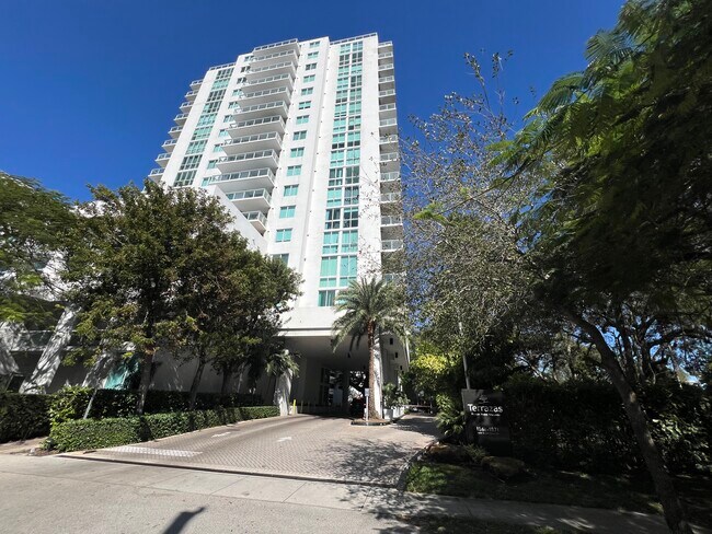 Foto del edificio - 1861 NW South River Dr