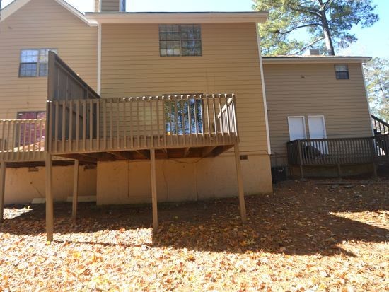 Building Photo - Great Starter home