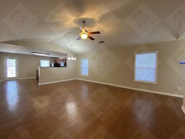 Building Photo - Nice 3 bedroom, 2 bathroom Newer Single Le...
