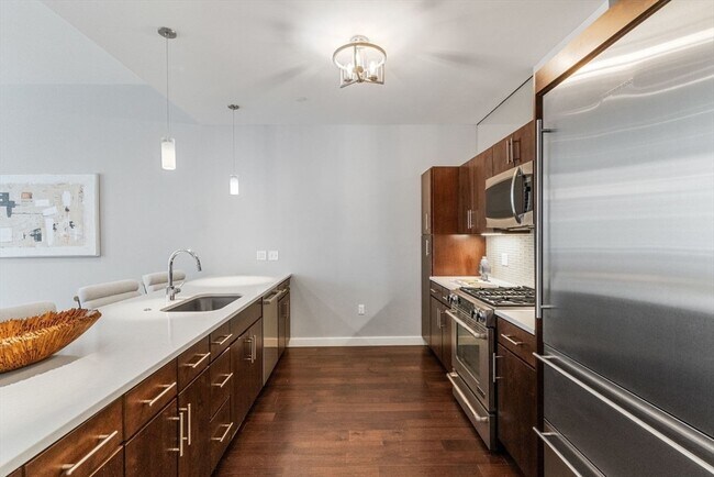 Foto del edificio - 43 Westland Ave