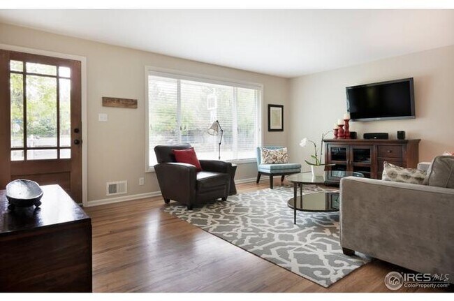 Foto del edificio - Beautiful 3 Bed 2 Bath Central Boulder Hom...