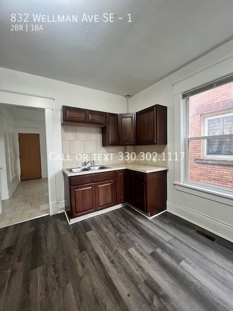 Foto del edificio - Large 2 bedroom first floor unit for rent ...