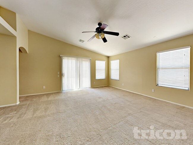 Foto del edificio - 17271 W Ashley Dr