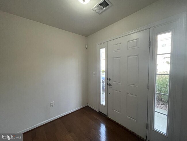 Building Photo - 8322 Heritage Crossing Ct