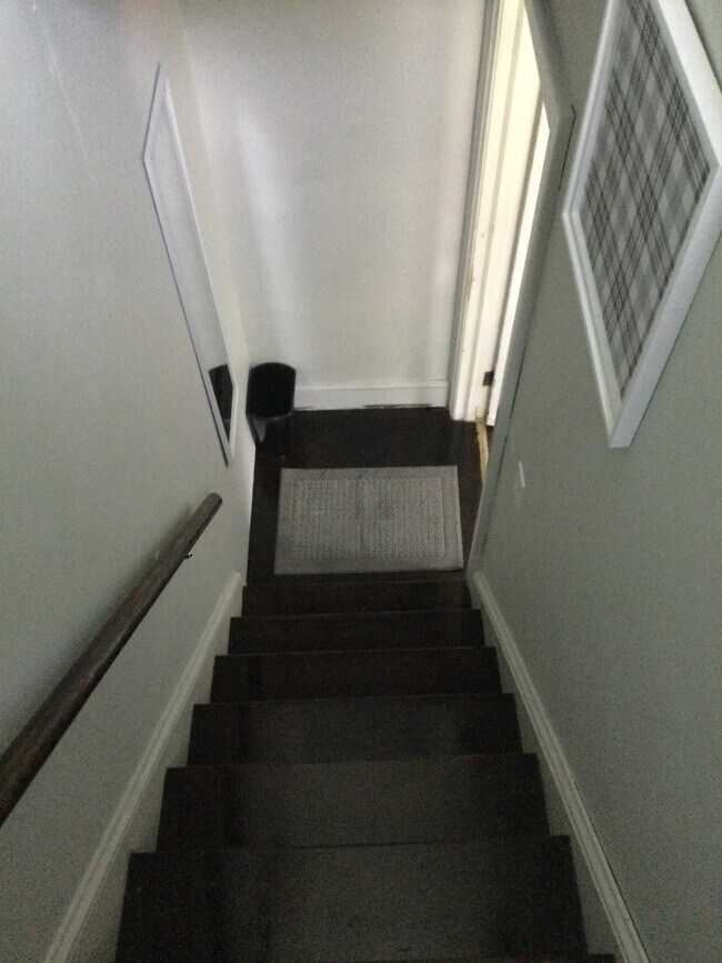 Private entrance/staircase - 343 S 2nd Ave