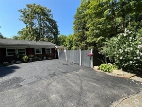 Building Photo - 149 Jaycox Rd