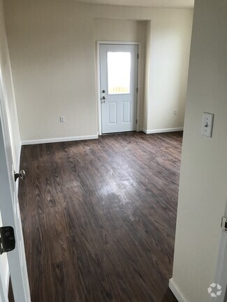 Building Photo - 3301 Iowa St