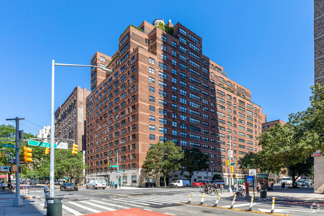 Building Photo - 1523-1535 Second Ave