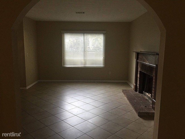 Building Photo - 3 br, 2.5 bath House - 11325 Bramshill Drive