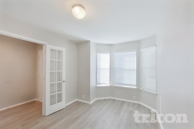 Building Photo - 206 Bison Meadow Dr