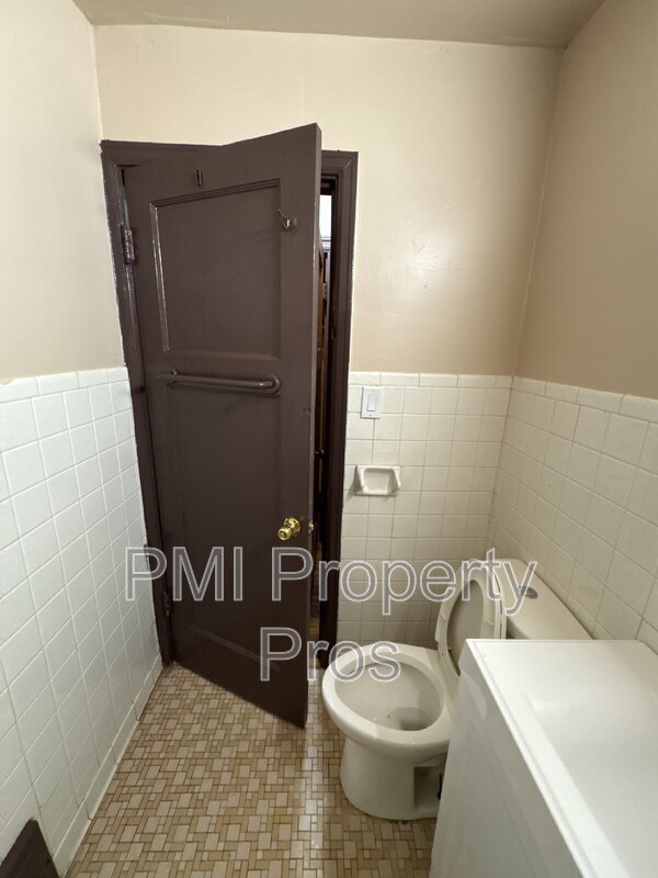 Foto del edificio - 3018 W Eggert Pl.