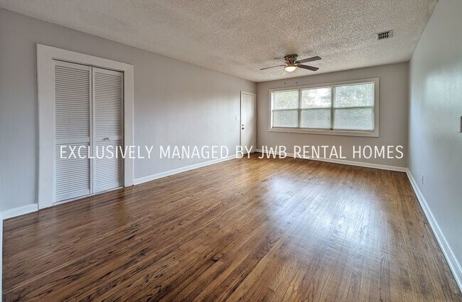 Foto del edificio - 3116 Belden St #3