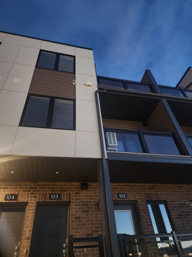 Photo du bâtiment - 940 St David St N